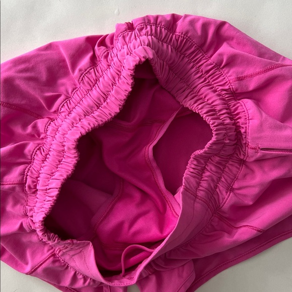 Lululemon Hotty Hot Short II Long 4" in Pink Highlight Sz 4 - Picture 7 of 8
